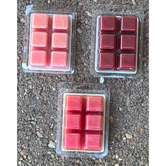 Better Home & Gardens - 3 Pack Scented Wax Cube - Raspberry /Gilded Spice/Lemon - Picture 2 of 15
